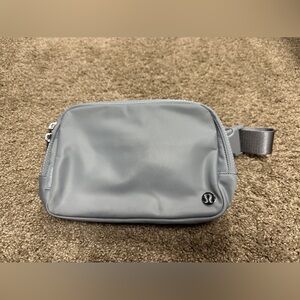 lululemon athletica Grey Everywhere 2L Large Belt Bag NWOT